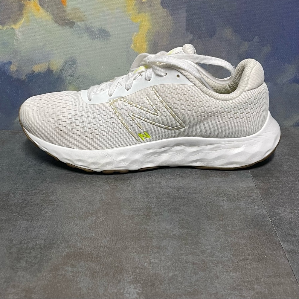 New Balance 520V8  Women's White Running Shoes Size 7.5B - Picture 14 of 16